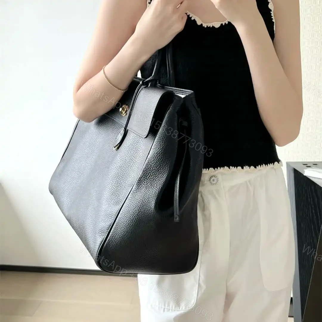 View 24 of 高仿Chanel*26S系列AS6289粒面小牛皮單肩包黑色大號免檢版