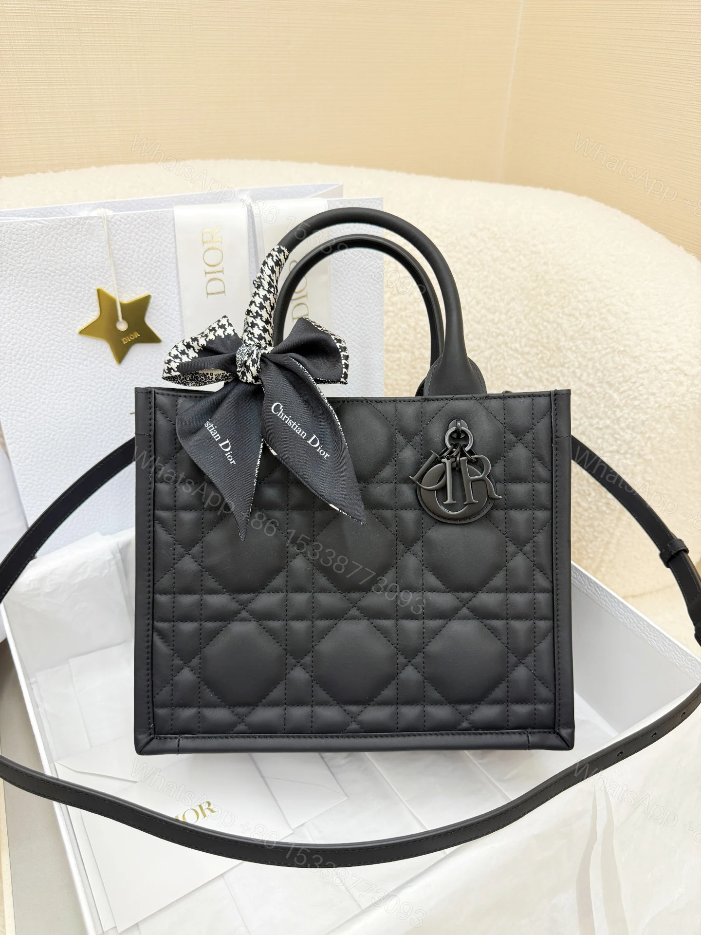 Dior 高仿Lady D-Joy黑色手提包 緞面質感附飾結 優雅造型 — view 1