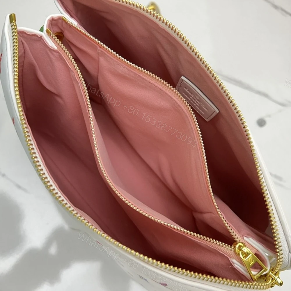 View 9 of Louis Vuitton Bolso Coussin PM White 26Cm M21209