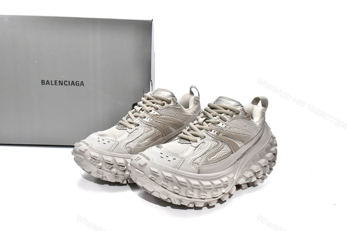 Balenciaga Defender Beige 685611 W2RA6 9700 — view 2