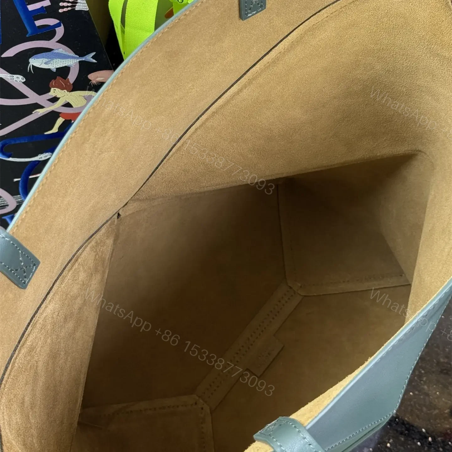 View 7 of 高仿Loewe*Fold系列4535小牛皮Tote手袋綠色中號免檢版