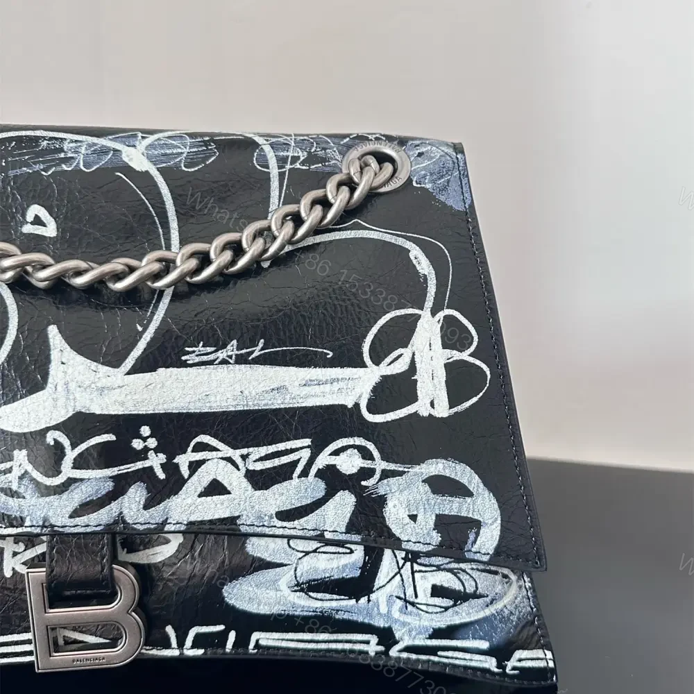 View 4 of 高仿BalenciagaCrush沙漏包黑色塗鴉S