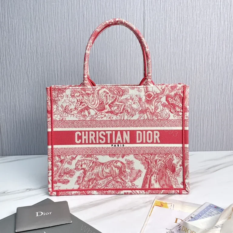 Chic Diorscape Tote: Signature Stripes, Structured Luxury Tote — view 1
