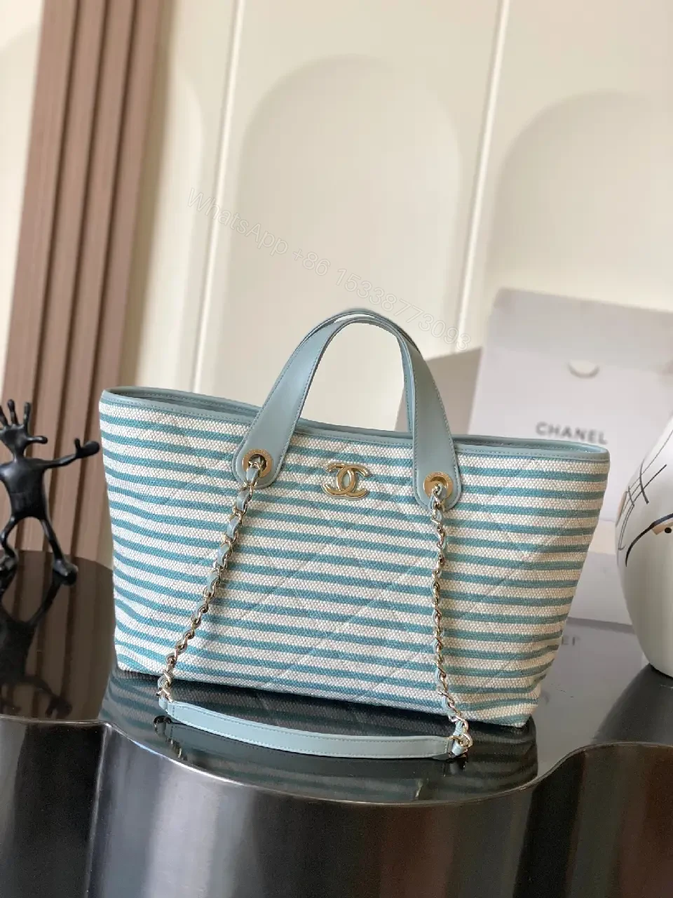 Coastal Striped Tote: Premium Everyday Chic Carry-All — view 1