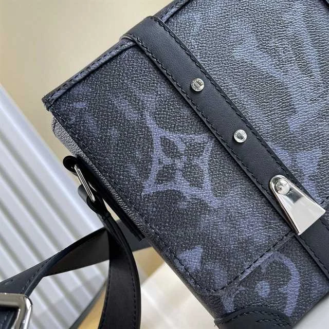 View 7 of LOUIS VUITTON TRUNK MESSENGER MONOGRAM CANVAS M57271
