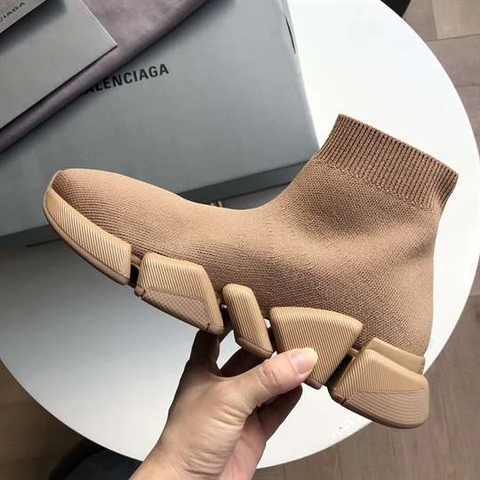 View 9 of BALENCIAGA MEN’S SPEED 2.0 SNEAKER IN BEGIE – BB141