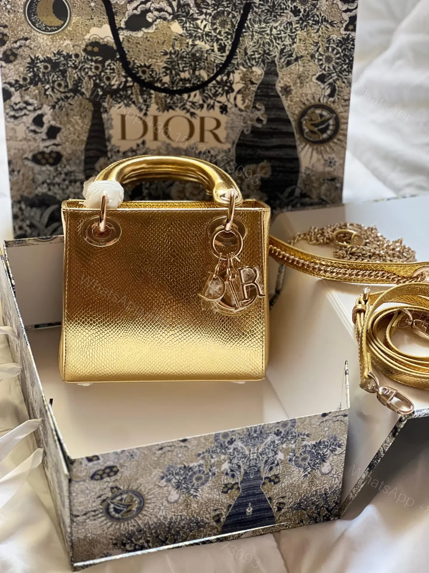 DIOR — view 1