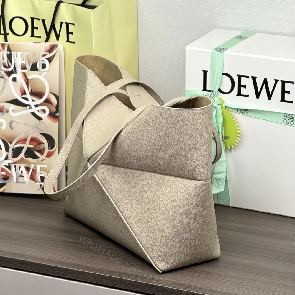 View 9 of 高仿Loewe*Fold系列5541幾何Tote包陶土色中號免檢版