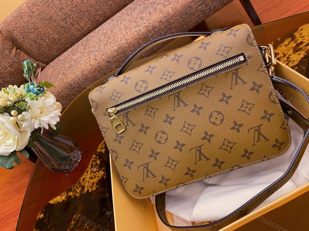 View 4 of POCHETTE MÉTIS
