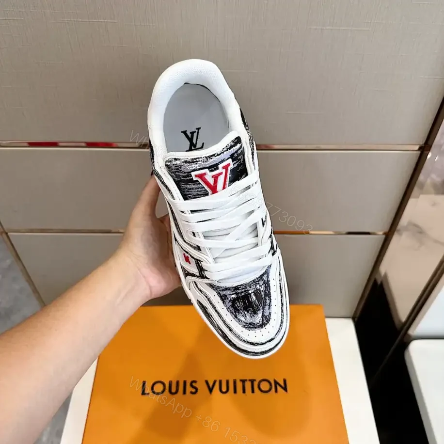 View 5 of LOUIS VUITTON TRAINER SNEAKERS IN BLACK AND WHITE – LSVT343