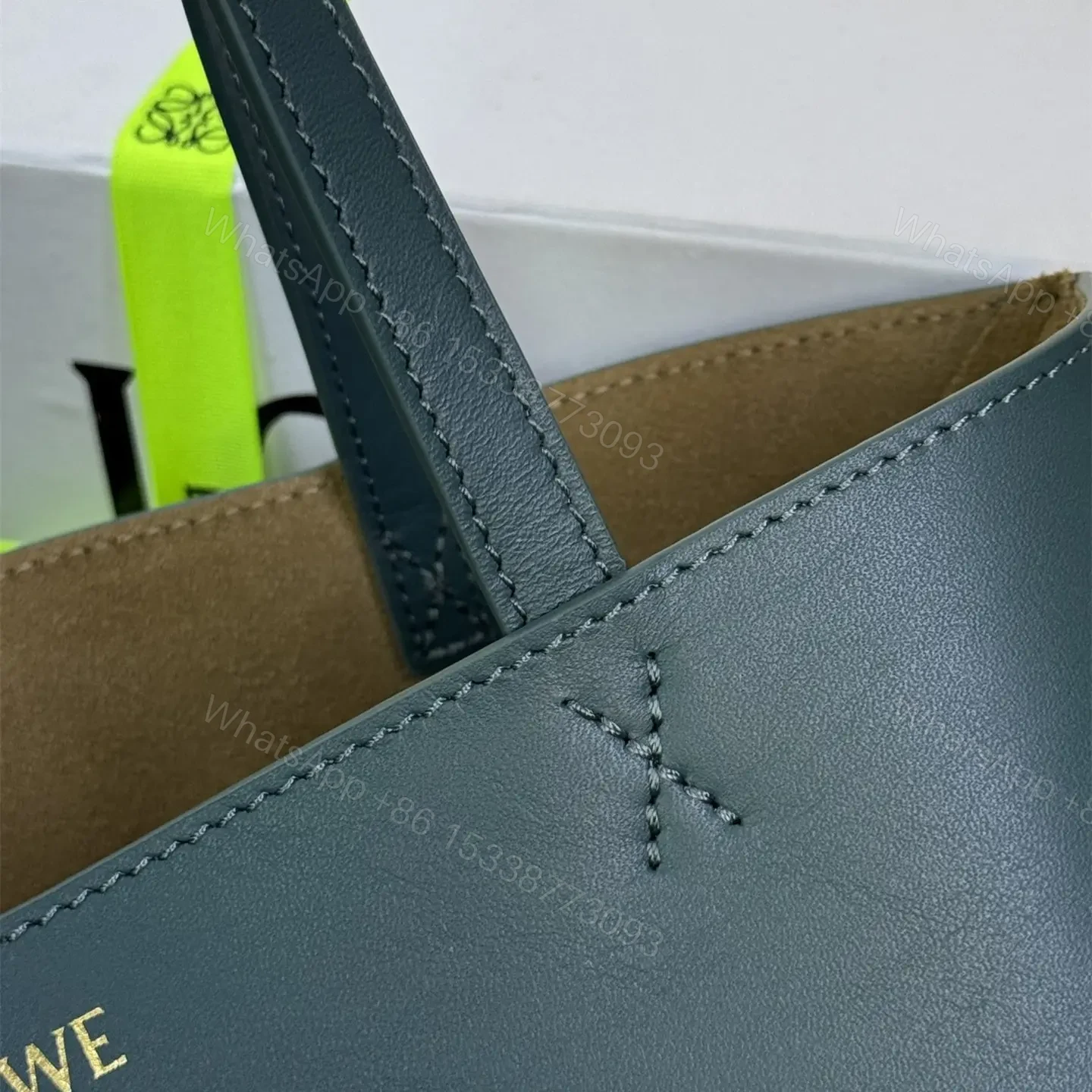 View 8 of 高仿Loewe*Fold系列4535小牛皮Tote手袋綠色中號免檢版