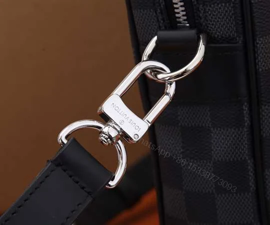 View 7 of LOUIS VUITTON PORTE-DOCUMENTS VOYAGE PM – LBV334