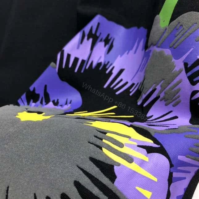 View 4 of Gucci T-Shirt – GC41