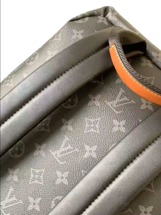 View 6 of LOUIS VUITTON DISCOVERY BACKPACK – LBV381