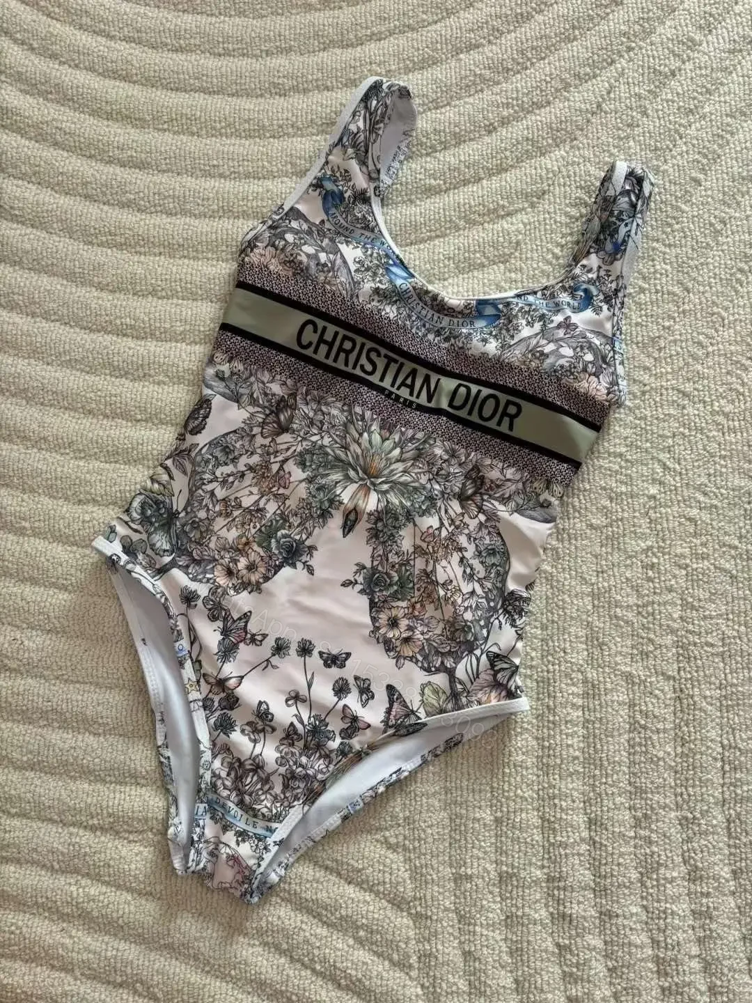 DIOR — view 1