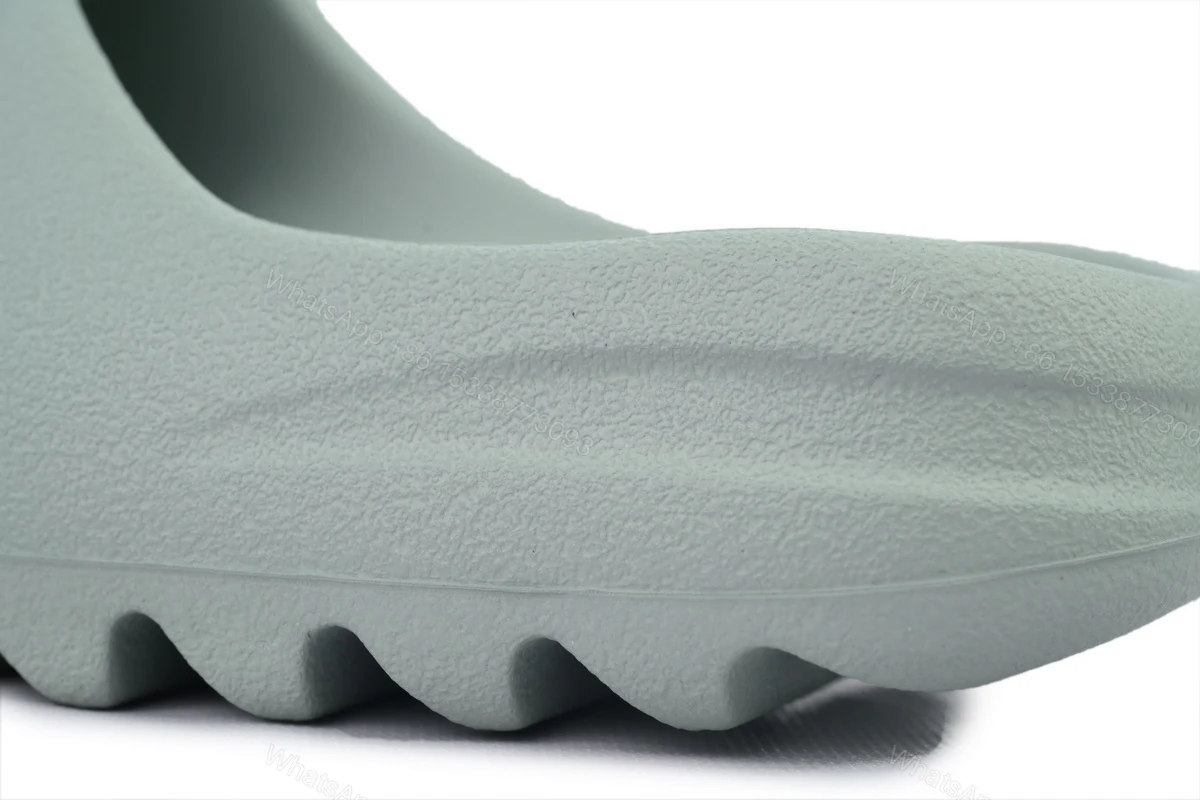 View 5 of Dope sneakers Adidas Yeezy Iight Grayish Green ID5480