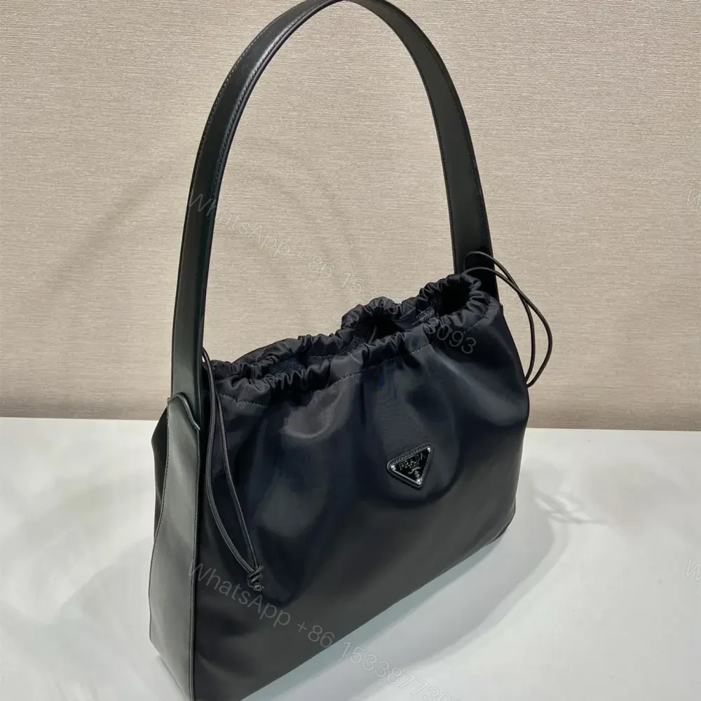 View 3 of 高仿Prada*ReEdition系列B6250腋下包大號黑色免檢版