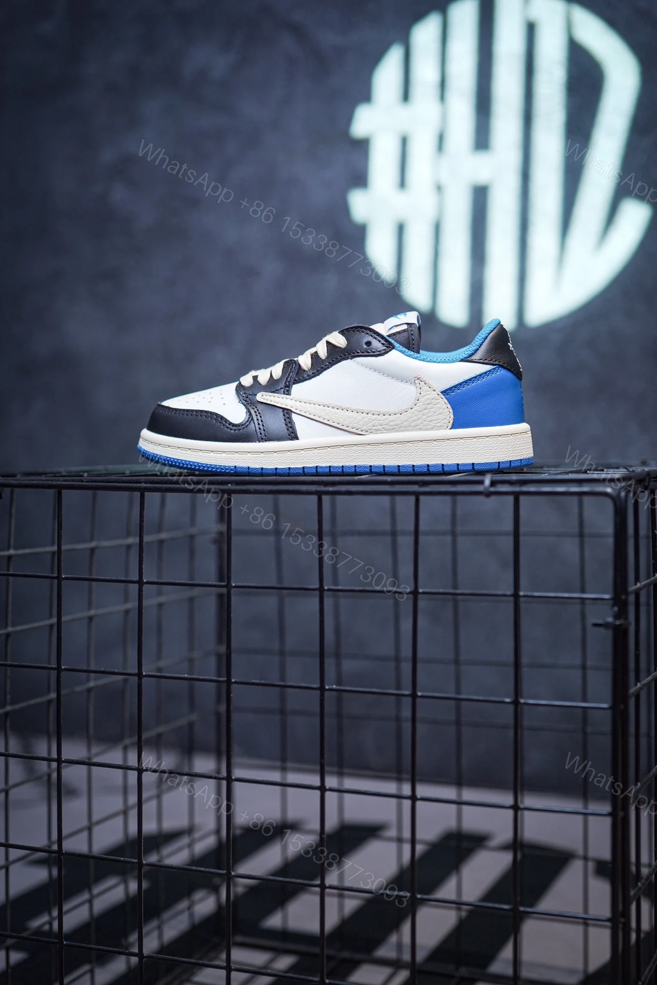Kid Shoes TS x Air Jordan 1 Low Fragment — view 1