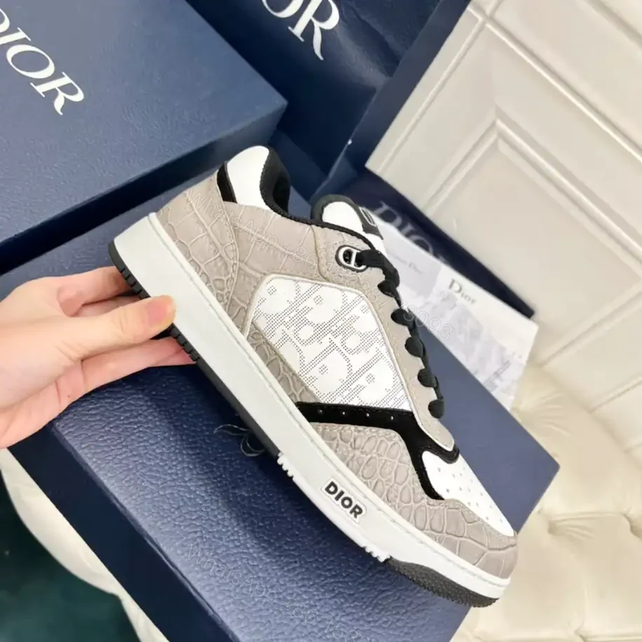 View 2 of B27 LOW-TOP SNEAKER – CD141