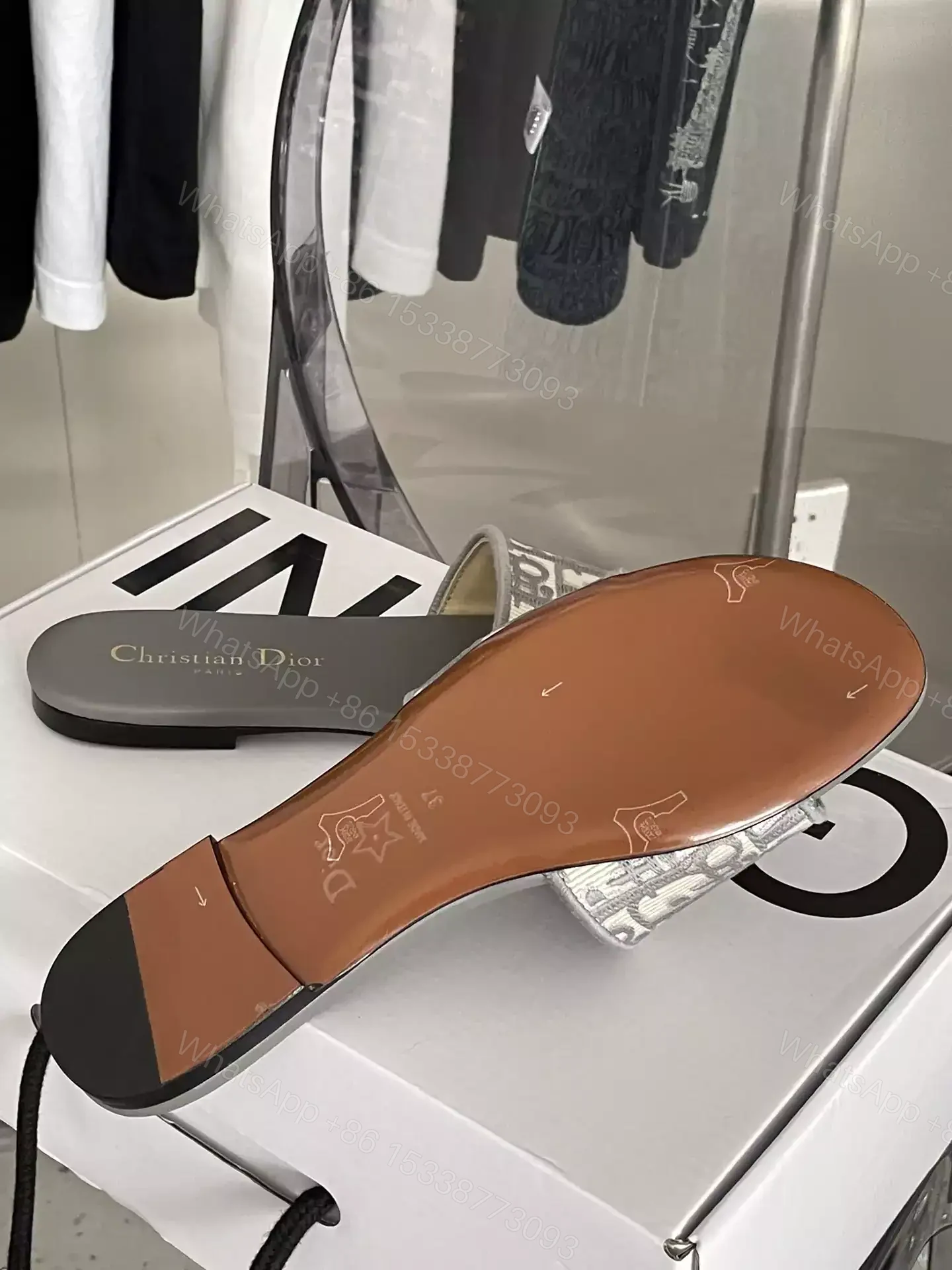 View 3 of Dior New Arrival – SDD027