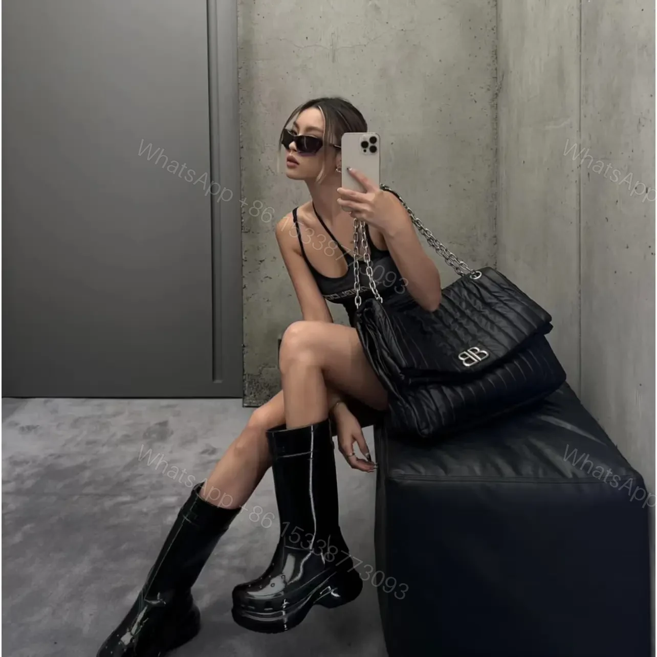 View 15 of 高仿Balenciaga*Monaco系列衍縫線牛皮單肩包S