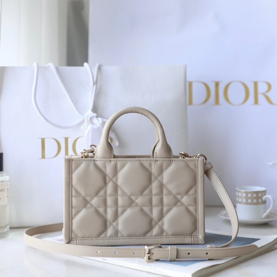 View 2 of 高仿Dior*BookTote系列S5573O牛皮革淺卡其單肩包免檢版