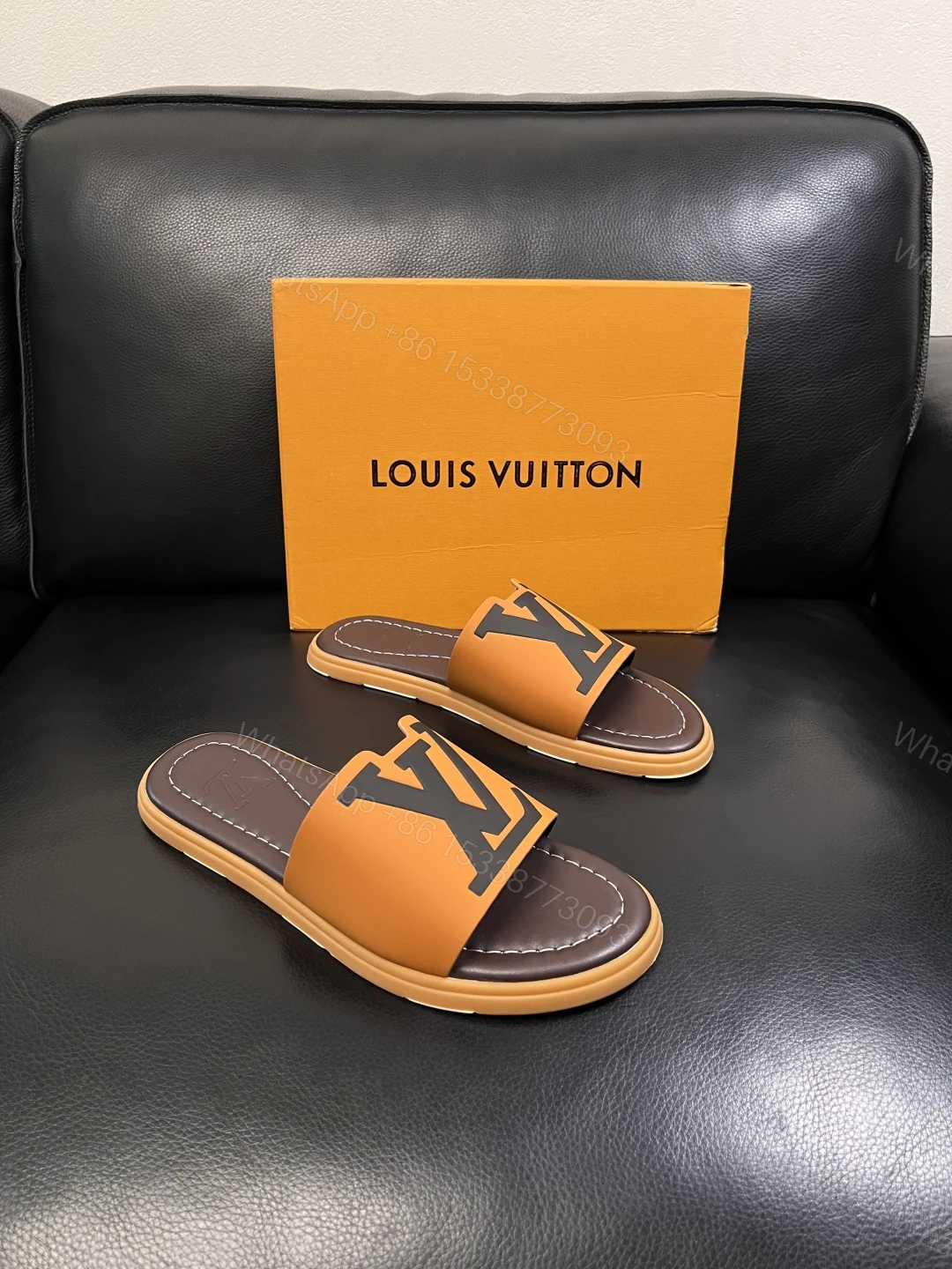 LV 一比一 男款拖鞋 經典LOGO休閒拖鞋 百搭輕奢風 — view 1
