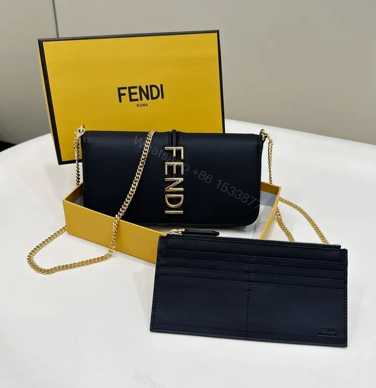 Chic Black Leather Shoulder Bag with Gold Chain Accent — view 1