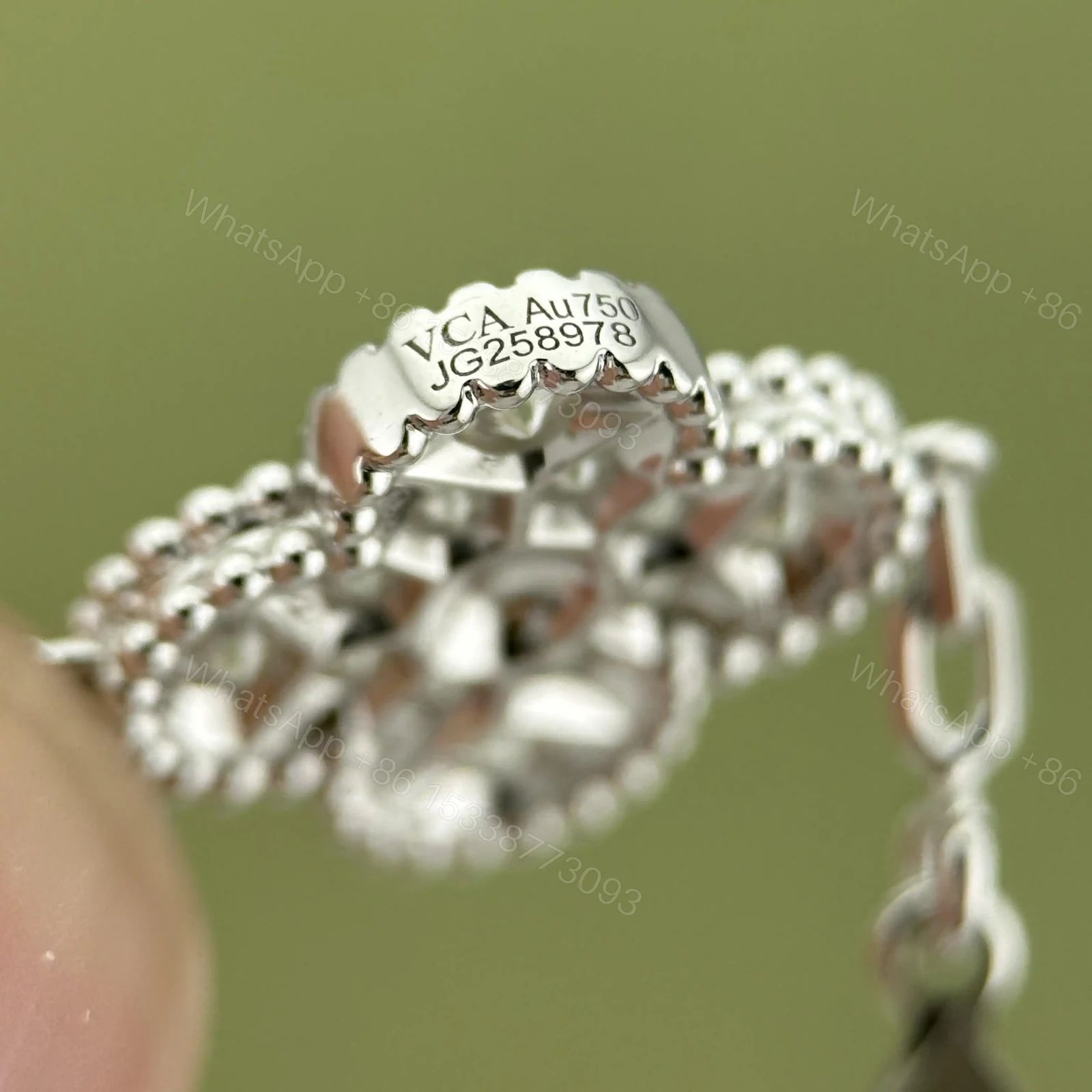 View 10 of 高仿首飾VanCleef&Arpels*RA415000五花滿鑽白金手鏈