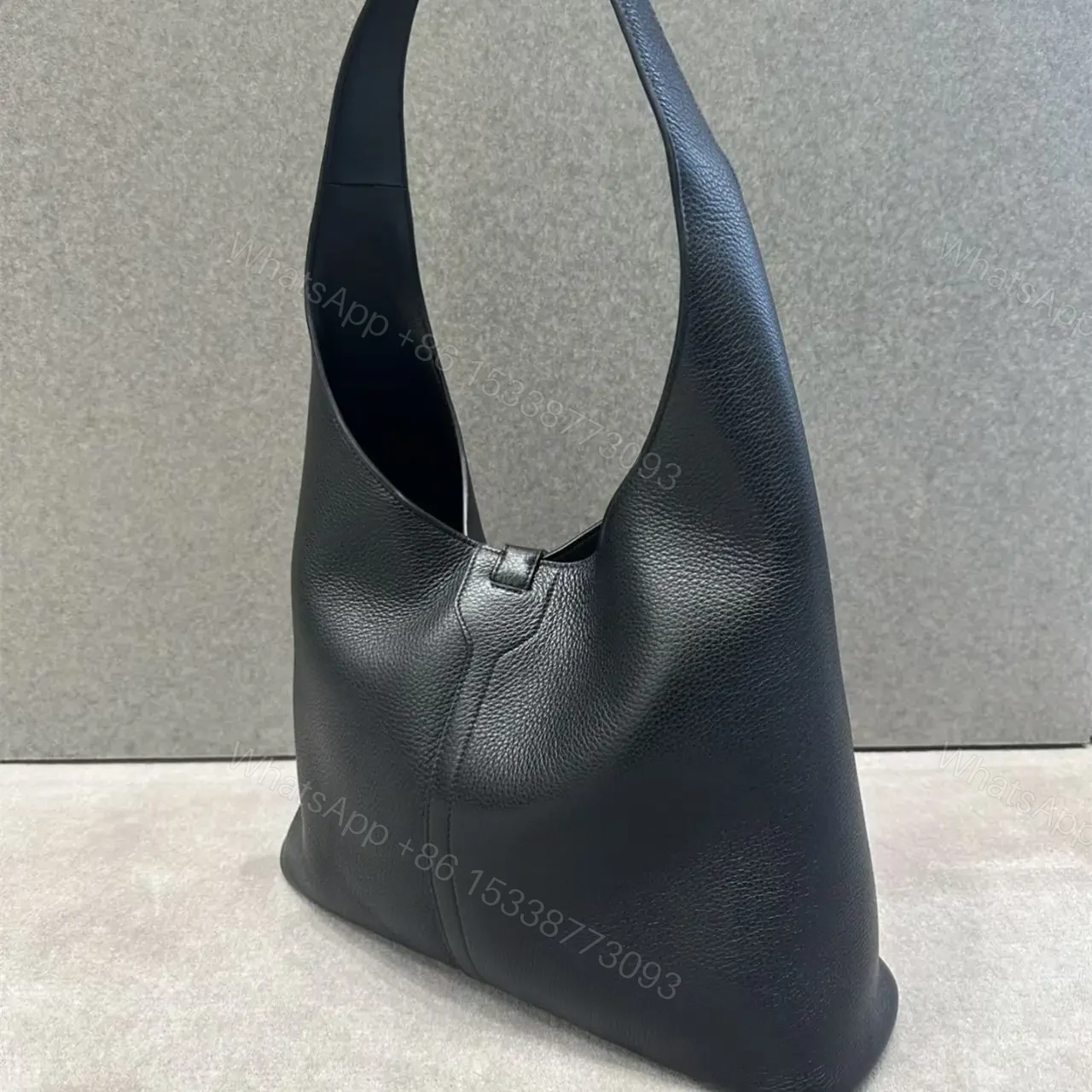 View 14 of 高仿Balenciaga*Locker水桶包2024早春S