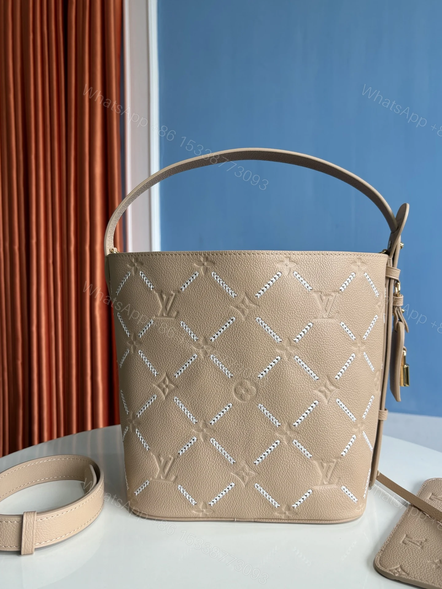 LV 一比一 Bucket Nano Trunks & Bags 水桶鏈條包 粉藍配色 — view 1