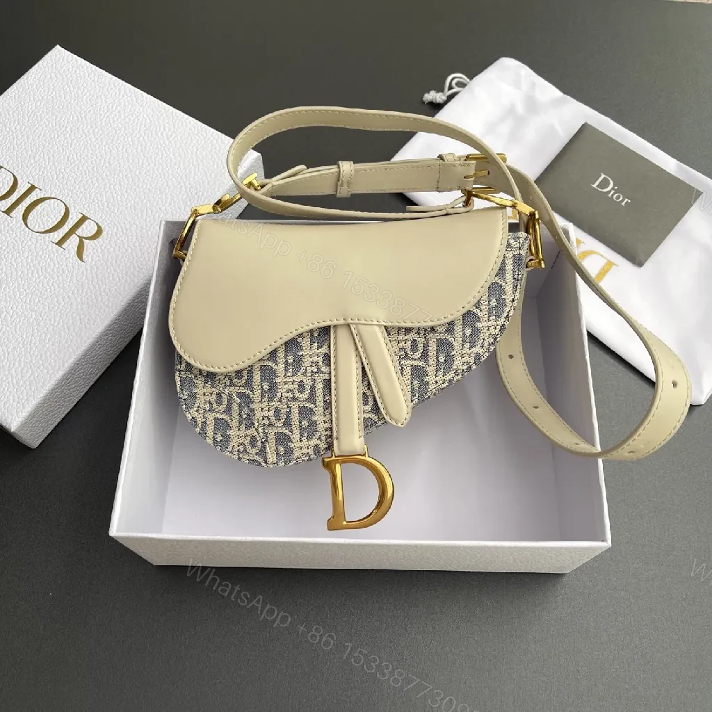 Chic Textured Saddle Bag: Modern Luxe Shoulder Bag — view 1