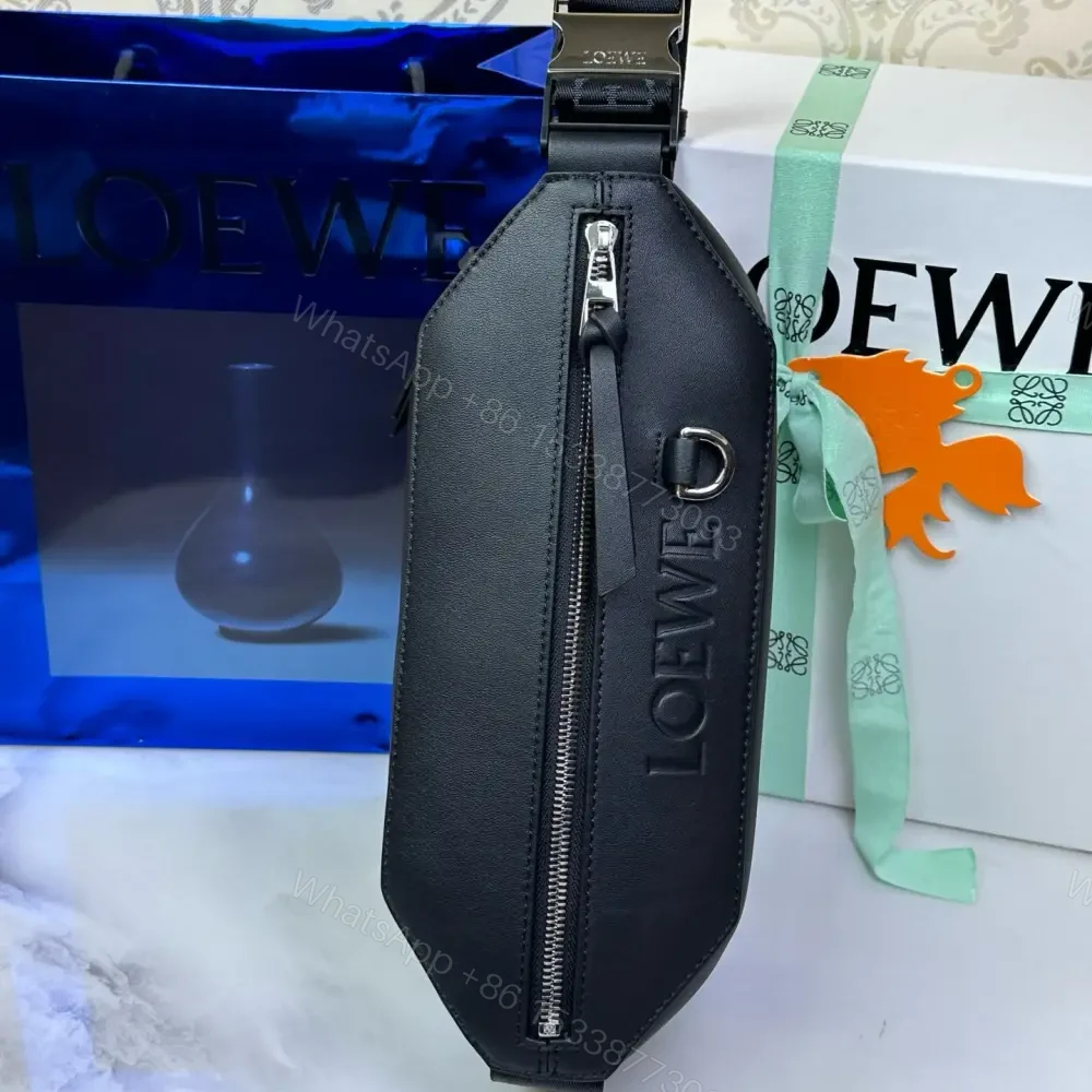 View 3 of 高仿Loewe*Sling系列1100牛皮男士腰包黑色免檢版