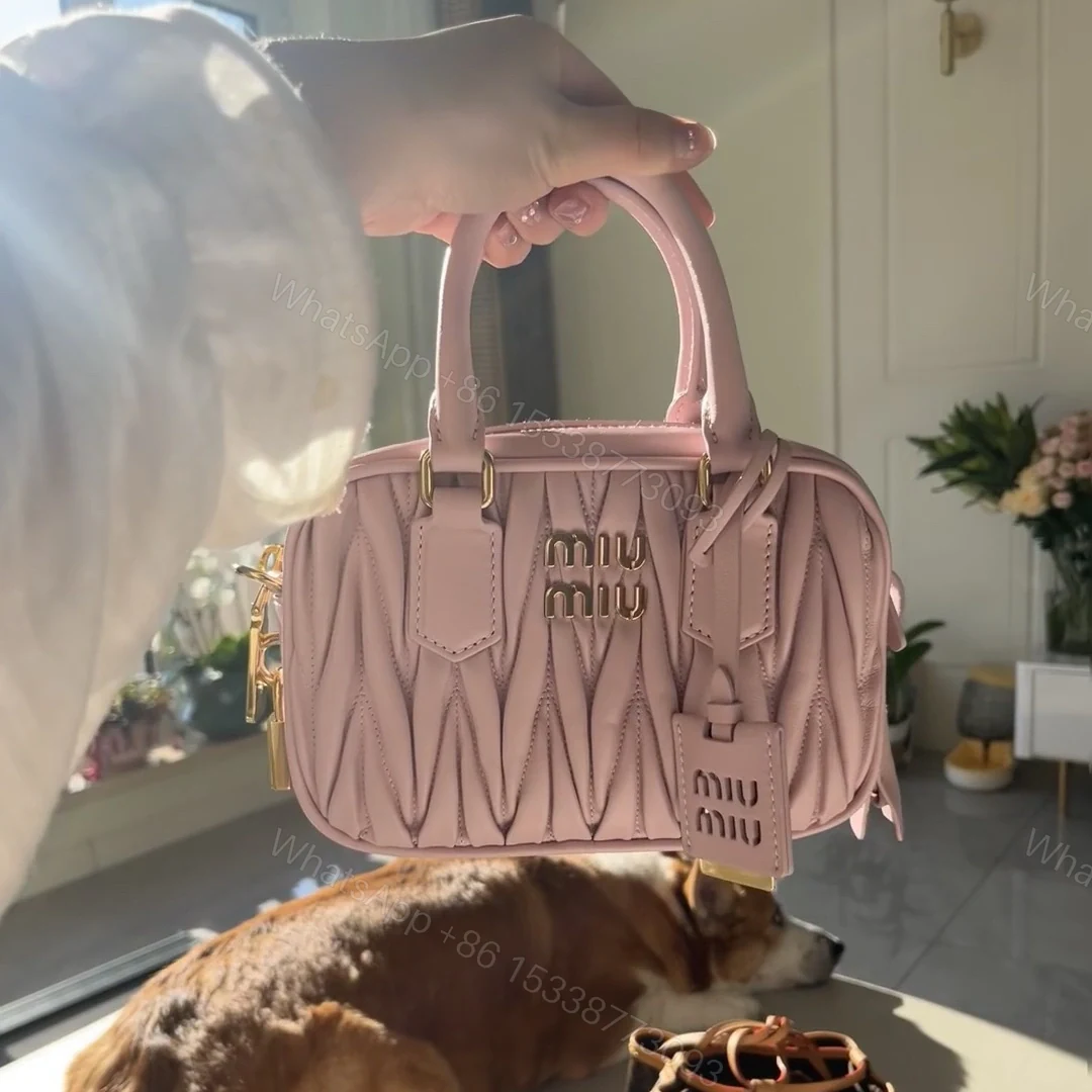 View 10 of 高仿miumiu繆繆TooPretty系列5BB123保齡球手袋粉色