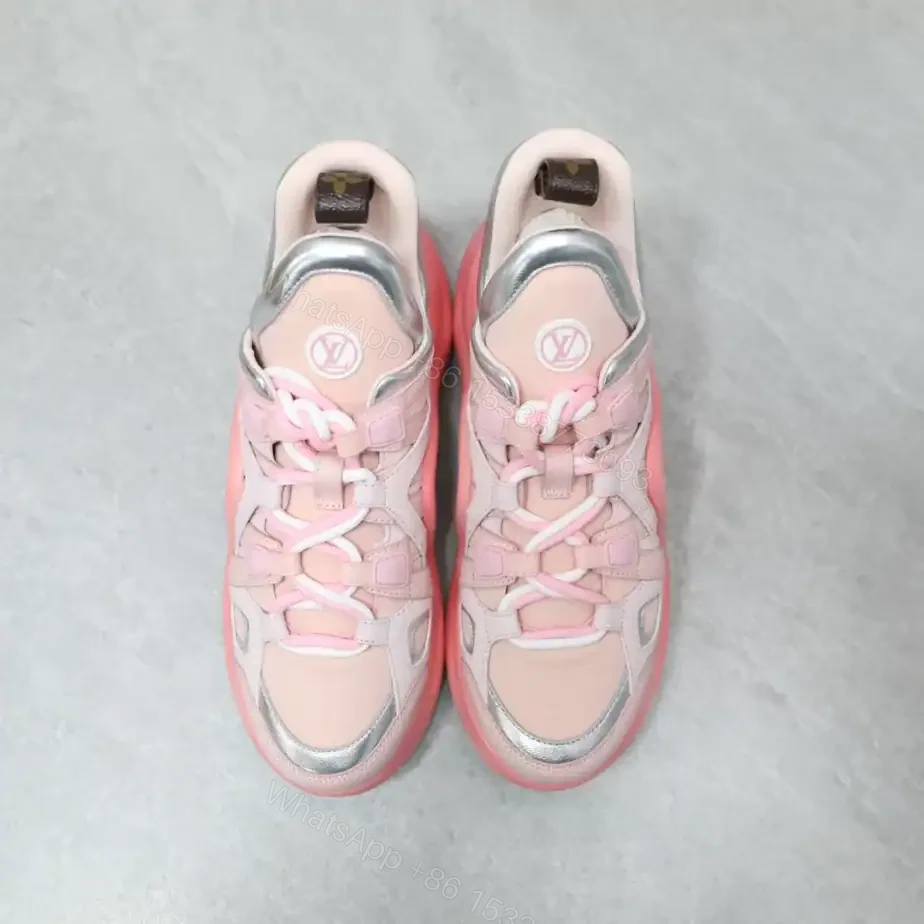 View 2 of LV ARCHLIGHT SNEAKER – LSVM015