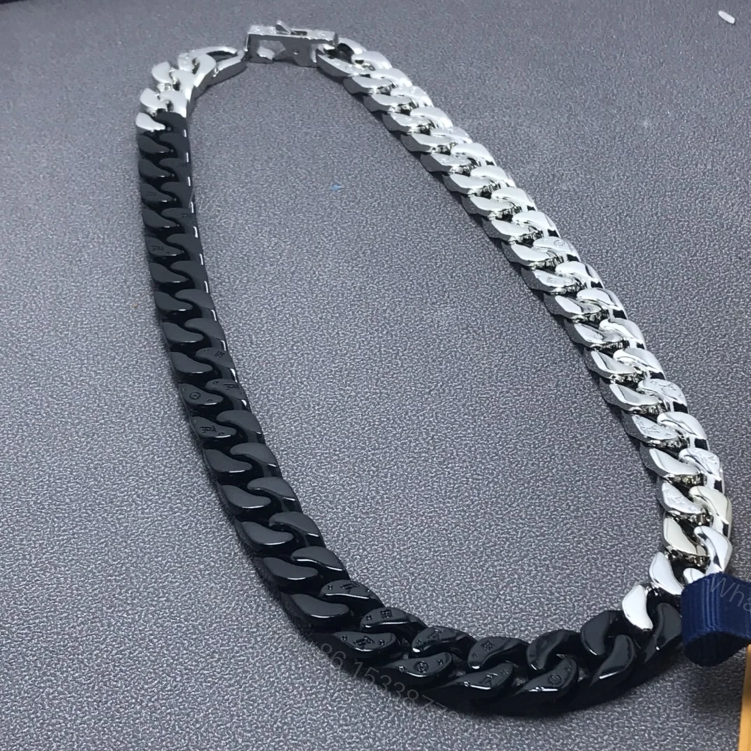 EN – Lux LV Necklaces 062 — view 1