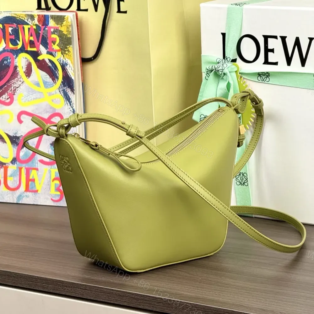 View 8 of 高仿Loewe*Hobo系列4221單肩斜挎包淺苔綠Mini免檢版