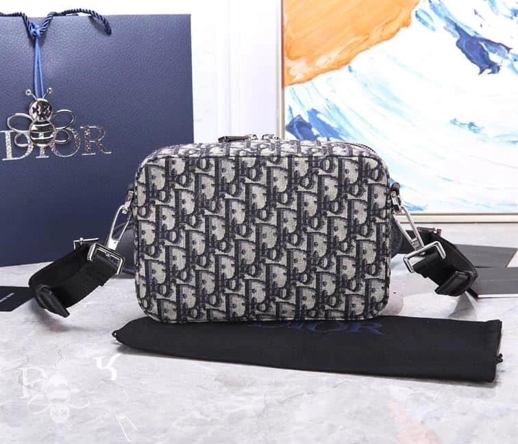 View 2 of SAFARI MESSENGER BAG BEIGE AND BLACK DIOR OBLIQUE JACQUARD – DR012
