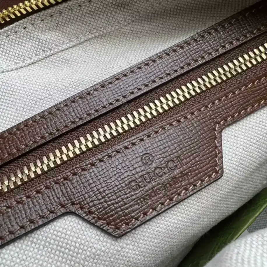 View 7 of MESSENGER BAG WITH INTERLOCKING G – GBC066