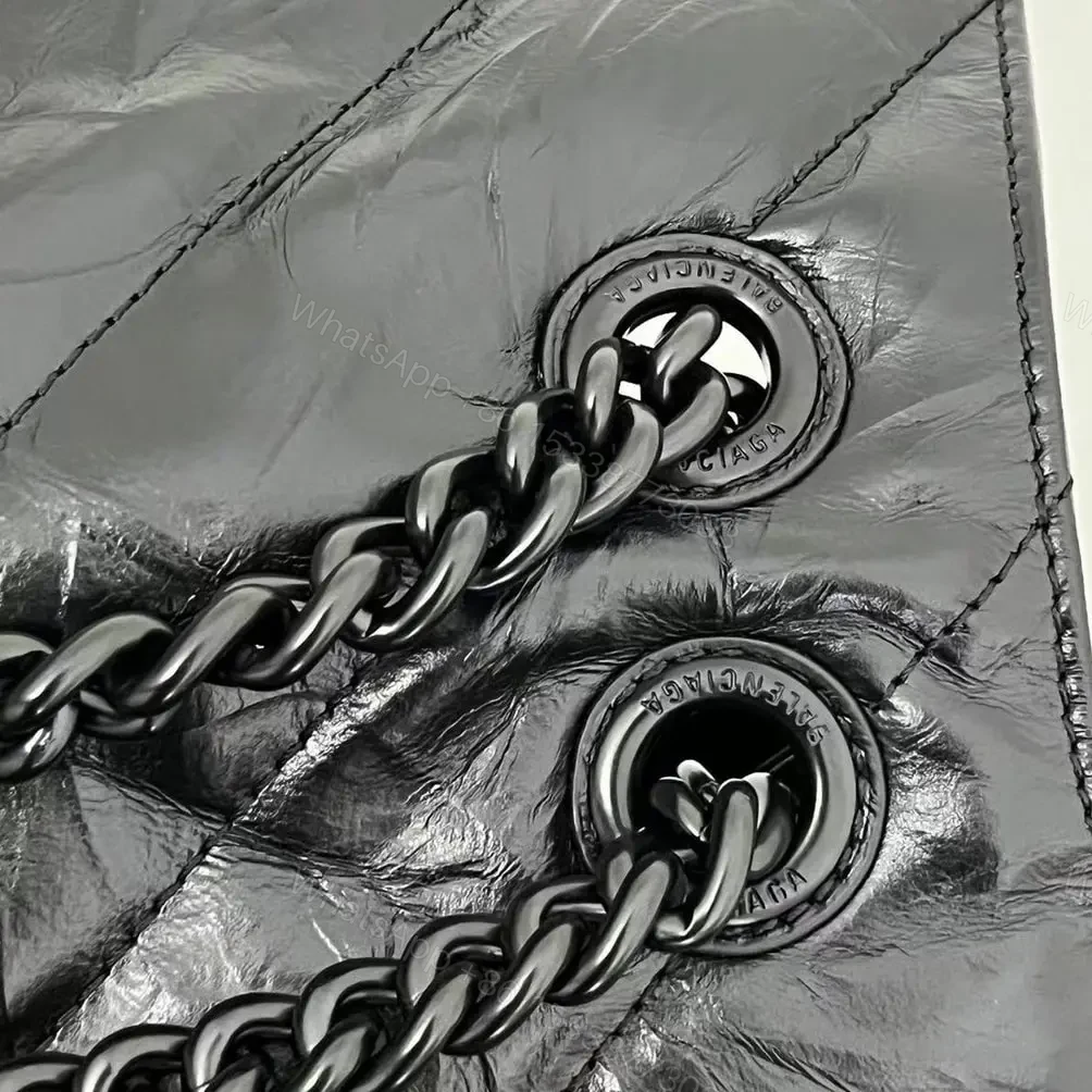 View 9 of 高仿BalenciagaCrush沙漏包油蠟黑S