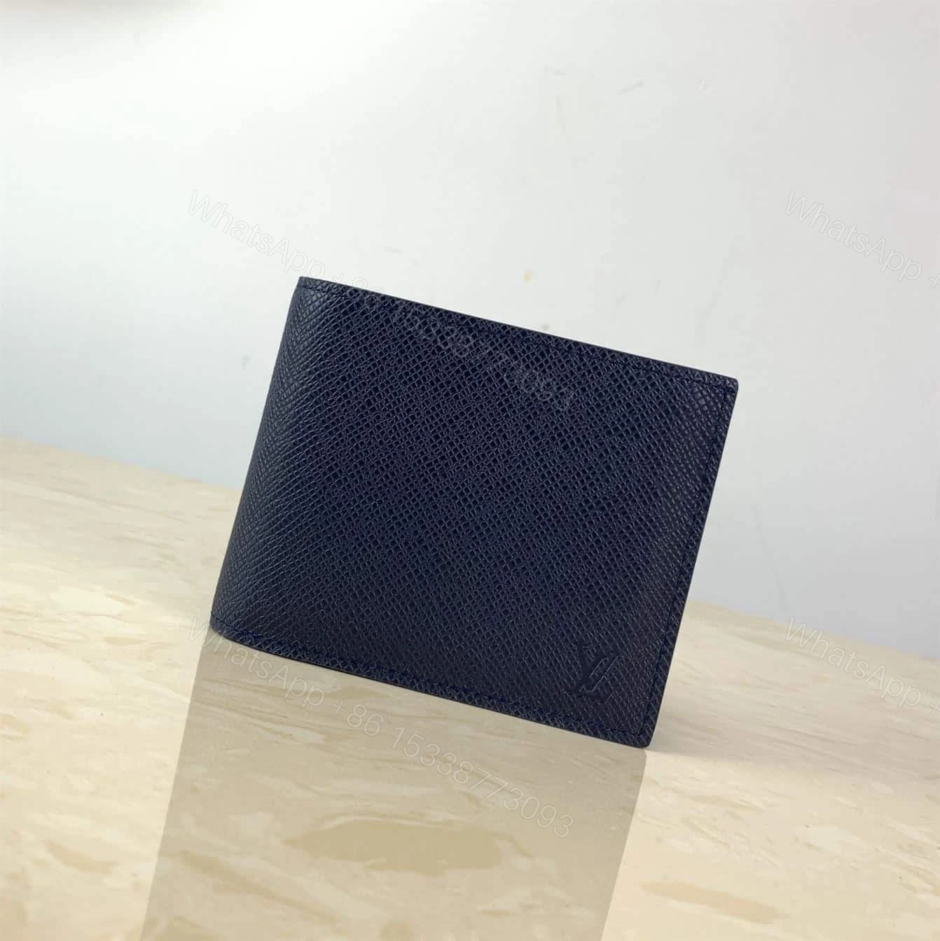 View 2 of CAMMULTIPLE WALLET M30530
