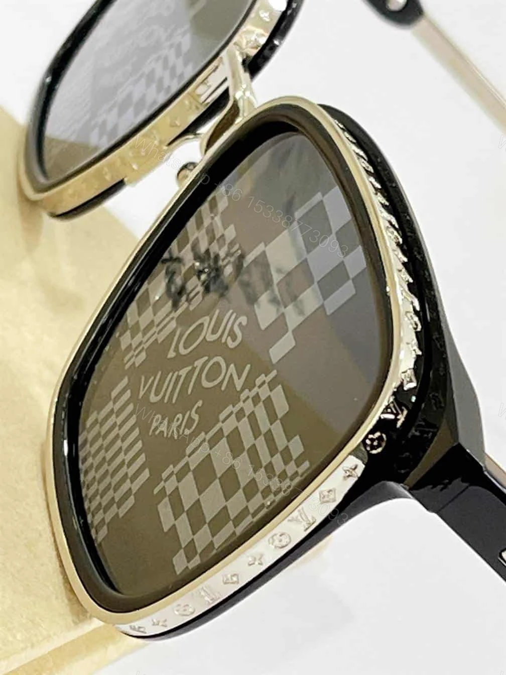 View 2 of LV SUNGLASSES – GLVT21