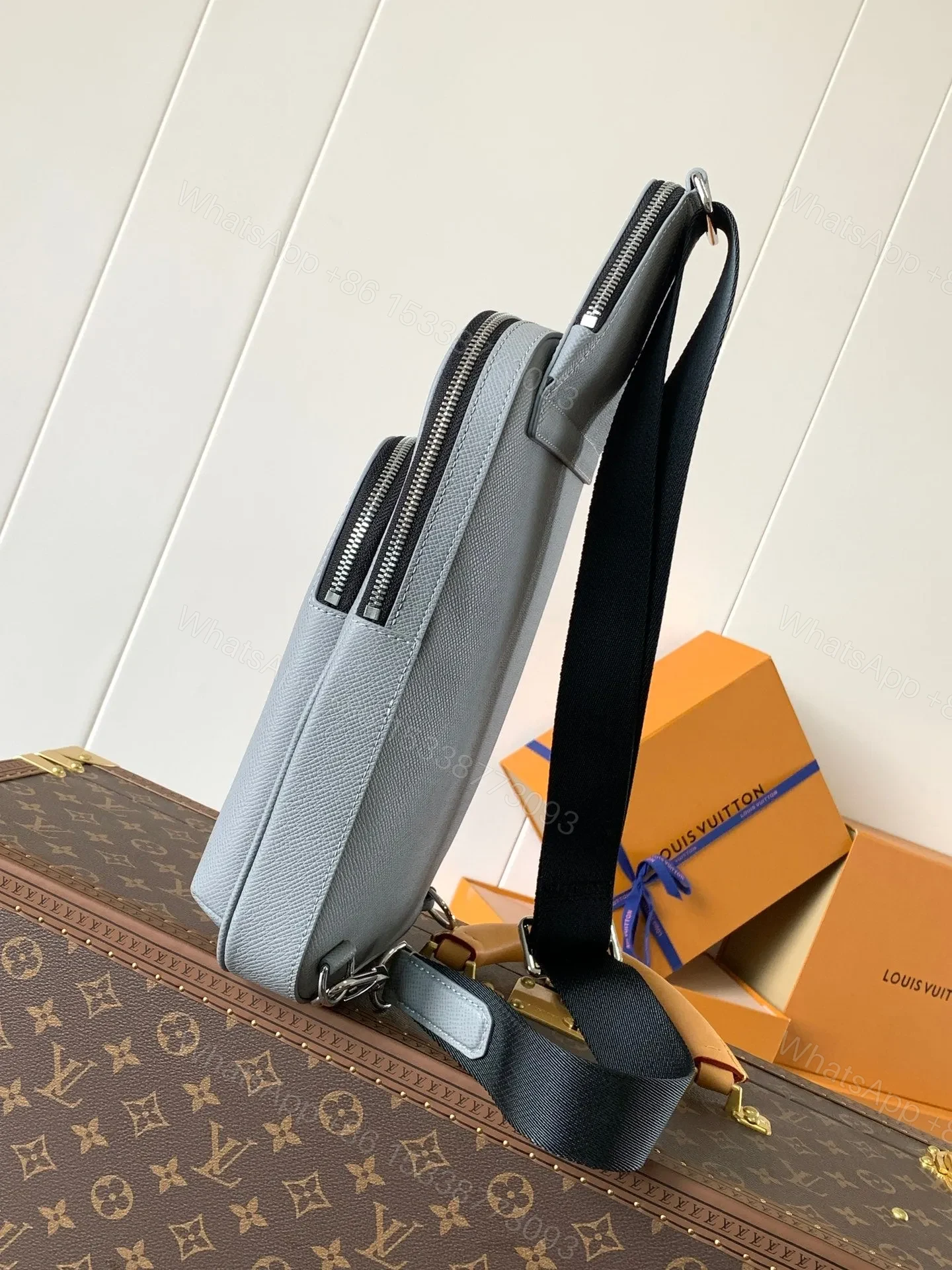 View 7 of LV AVENUE SLINGBAG 31 IN GREY TAIGA LEATHER