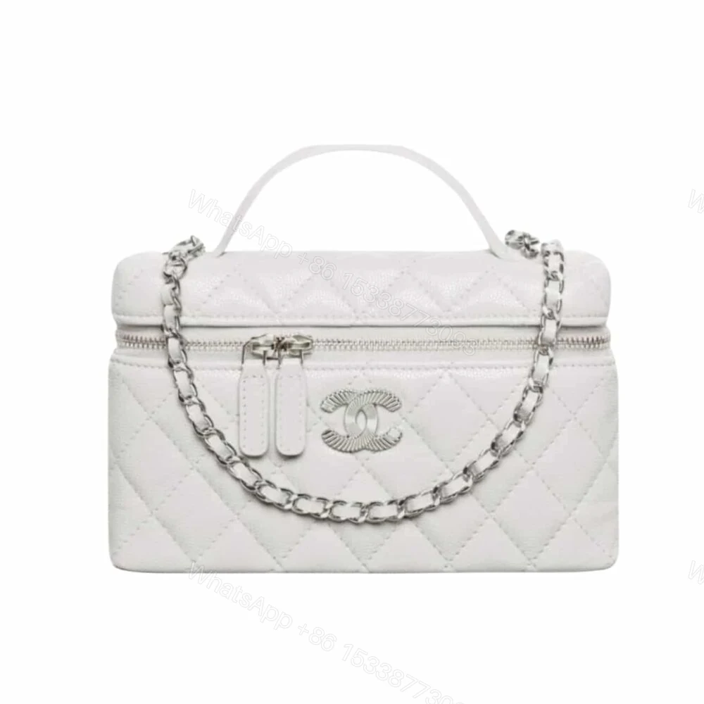 Chanel 25C Matelasse Vanity White 19Cm — view 1