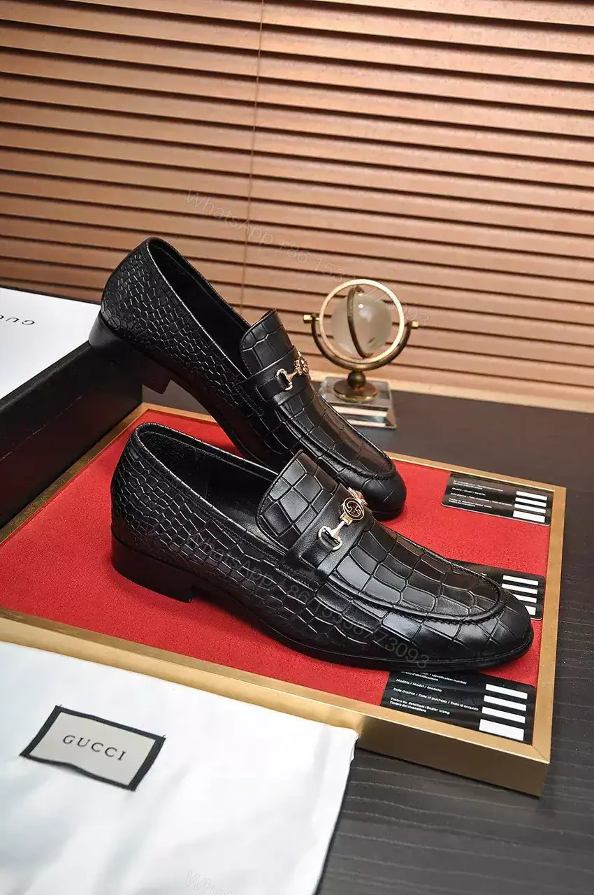 View 2 of GUCCI JORDAAN LOAFER IN BLACK CROCODILE – LDG31