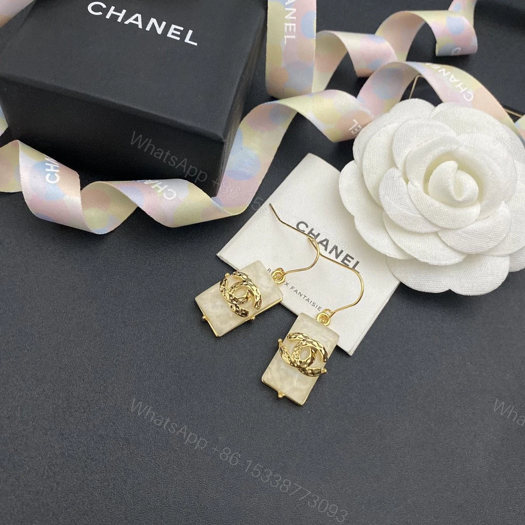 View 3 of EN – Lux Earring Chanel 026