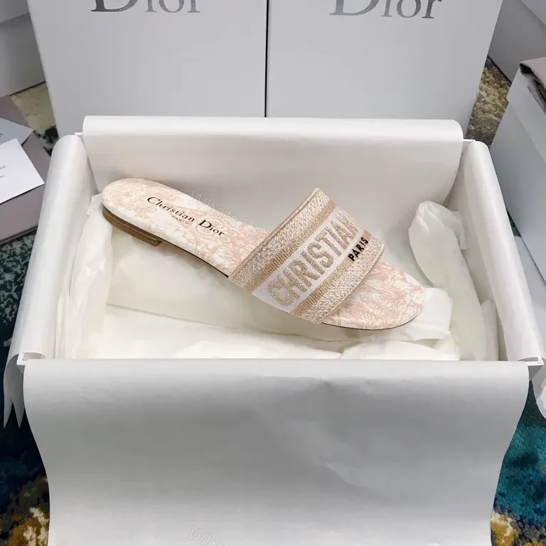 Chic Embroidered Dior Slide: Luxury Everyday Comfort — view 1