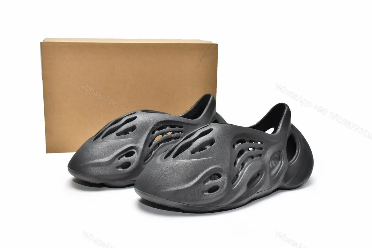 adidas originals Yeezy Foam Runner Onyx HP8739 — view 2