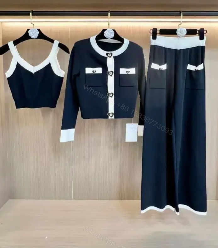 CHANEL — view 1