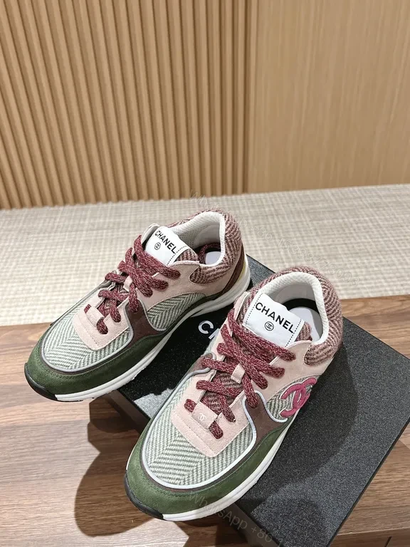 Chic Urban High-Top Sneakers: Premium Suede & Comfort — view 1